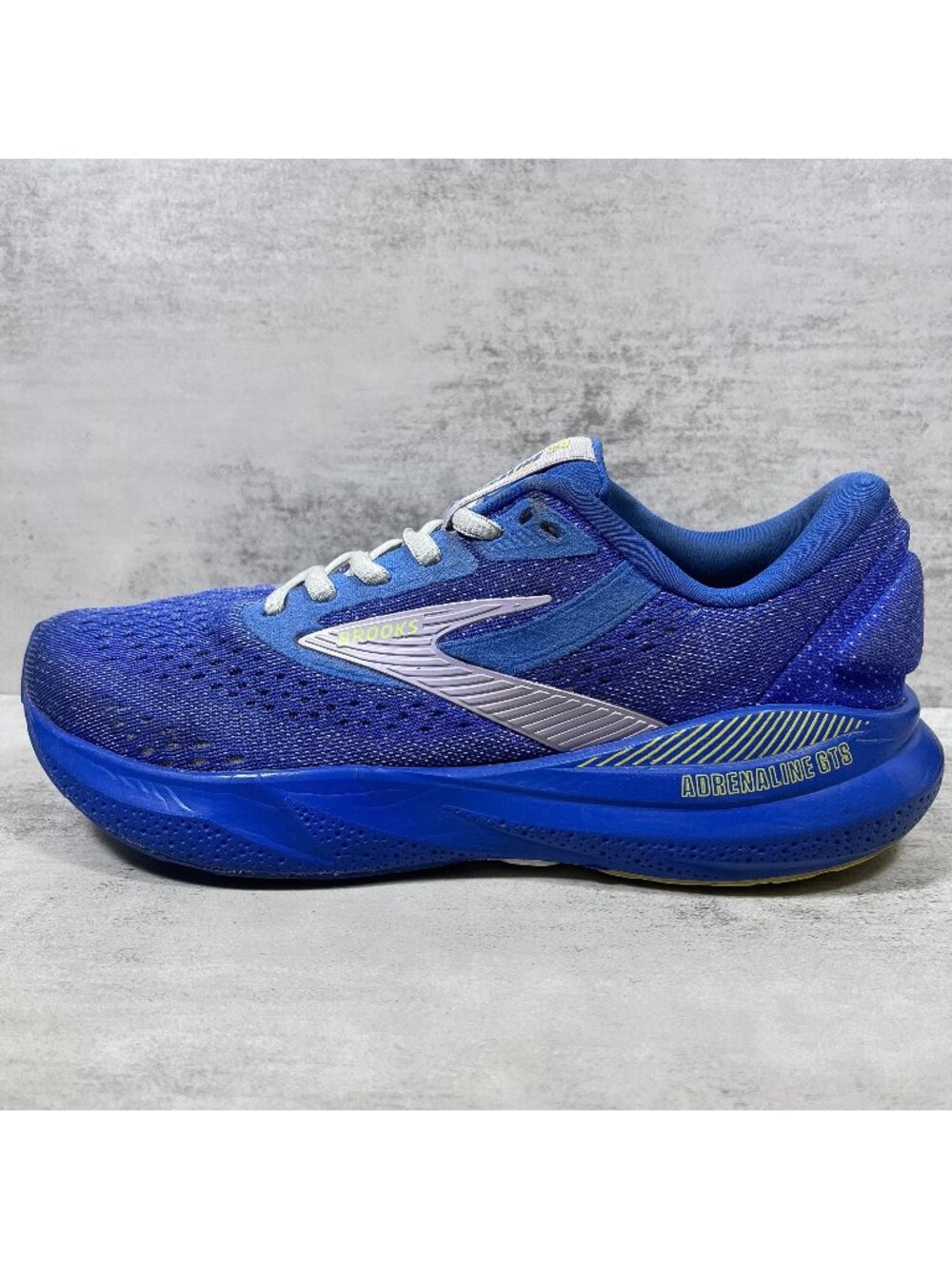 Brooks Adrenaline GTS 24 Running Shoes - Women's Size 8 - Blue